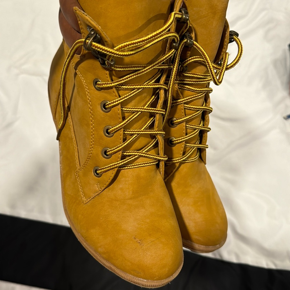 Wedge wheat boots - timberland style